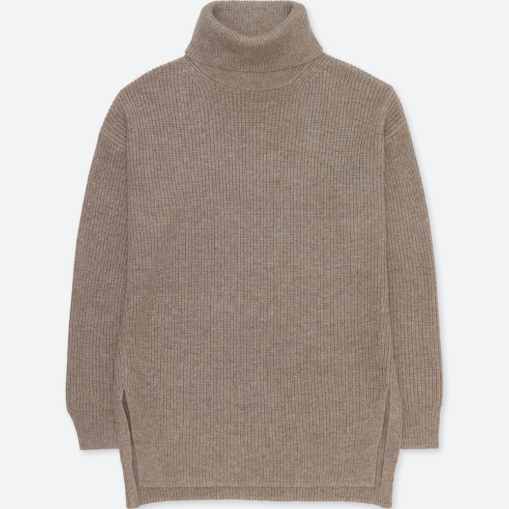Uniqlo turtleneck sweater